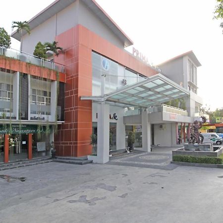 Reddoorz Premium Near Sleman City Hall Yogyakarta Exterior foto