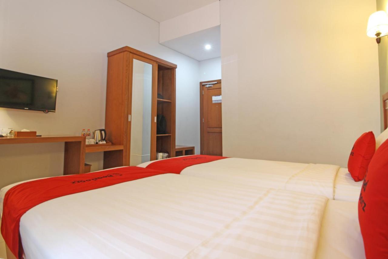 Reddoorz Premium Near Sleman City Hall Yogyakarta Exterior foto
