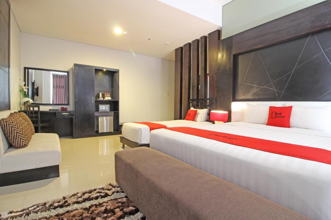 Reddoorz Premium Near Sleman City Hall Yogyakarta Exterior foto