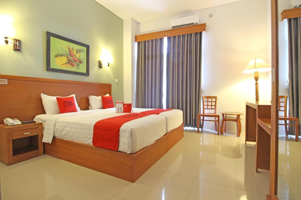 Reddoorz Premium Near Sleman City Hall Yogyakarta Exterior foto